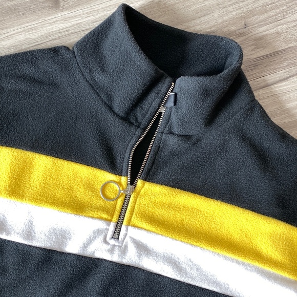 H&M Divided Short Crop Fleece Top Size XS - Picture 4 of 12